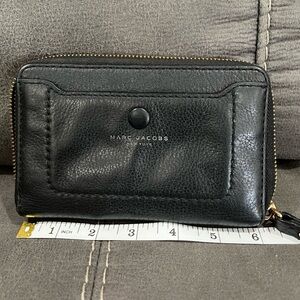 Marc Jacobs Black Leather Zip Wallet